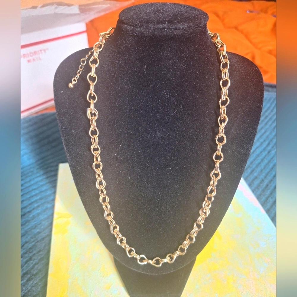 RSVP GOLD TONE NECKLACE NWT